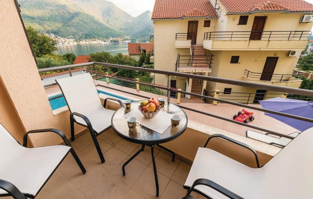 Port Adria Apartments Каменари Экстерьер фото